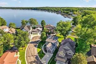 2830 Tomahawk Ct, Middleton, WI 53562 - Photo 3