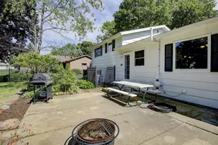 242 Sunset Rd, Columbus, WI 53925 - Photo 9