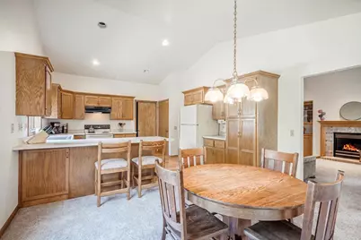 5602 Chestnut Lane, Mcfarland, WI 53558 - Photo 11
