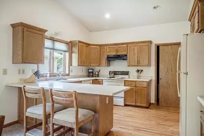 5602 Chestnut Lane, Mcfarland, WI 53558 - Photo 13