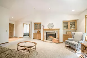 5602 Chestnut Ln, Mcfarland, WI 53558 - Photo 5