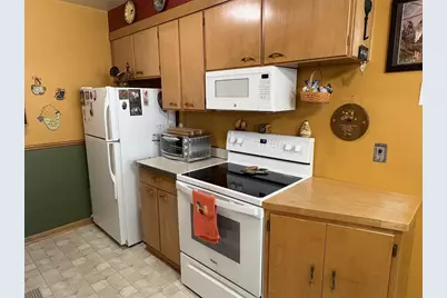 429 W Main Street, Janesville, WI 53536 - Photo 13