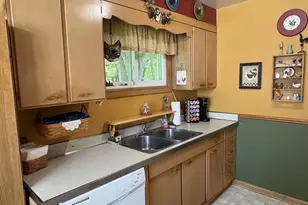 429 W Main St, Janesville, WI 53536 - Photo 11