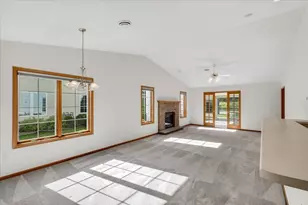 706 Creek Edge Dr, DeForest, WI 53532 - Photo 5