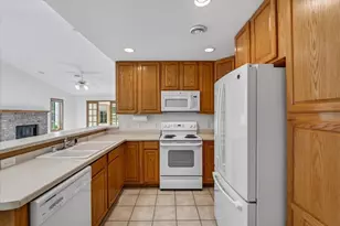 706 Creek Edge Dr, DeForest, WI 53532 - Photo 17