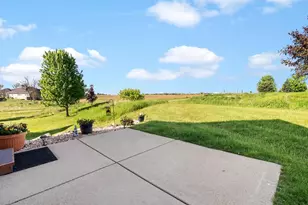 6781 Village Walk Ln, DeForest, WI 53532 - Photo 5