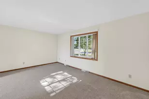 137 Lynne Trail, Oregon, WI 53575 - Photo 5