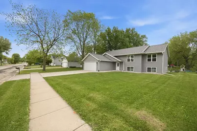 390 Meadow Lane, Columbus, WI 53925 - Photo 3