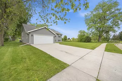 390 Meadow Lane, Columbus, WI 53925 - Photo 5
