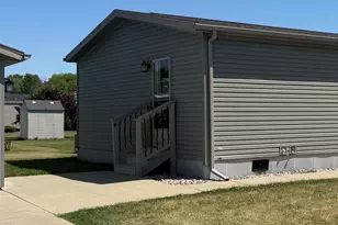 897 E Lake St, Lake Mills, WI 53551 - Photo 27