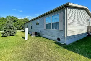 897 E Lake St, Lake Mills, WI 53551 - Photo 23