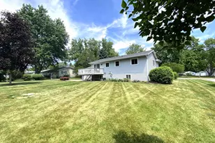 210 Avalon Rd, Columbus, WI 53925 - Photo 9