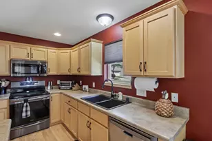 501 Pine Lawn Pkwy, Verona, WI 53593 - Photo 13