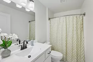 202 Michelle Ln, Cottage Grove, WI 53527 - Photo 5