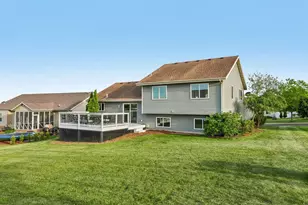 202 Michelle Ln, Cottage Grove, WI 53527 - Photo 9