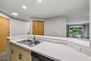 7203 Mid Town Rd, Madison, WI 53719 - Photo 19