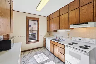 202 W 3rd St, Waunakee, WI 53597 - Photo 23