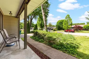 5319 Autumn Ln, Mcfarland, WI 53558 - Photo 3