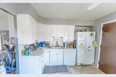 3813 E Barnard Avenue, Cudahy, WI 53110 - Photo 9