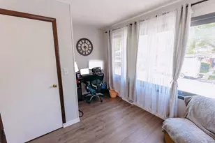 3813 E Barnard Ave, Cudahy, WI 53110 - Photo 15