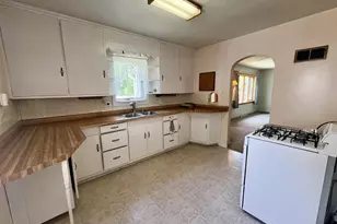 303 Garfield Ave, Janesville, WI 53536 - Photo 15