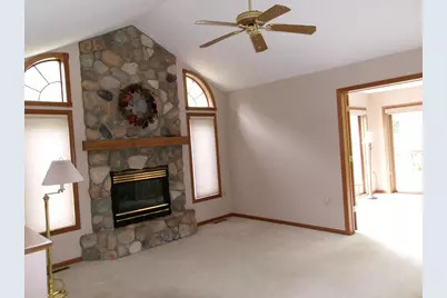 620 Monroe Street #620, Beaver Dam, WI 53916 - Photo 9
