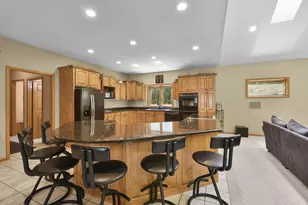 S4349 Fox Hill Cir, Baraboo, WI 53913 - Photo 5