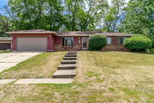 1749 Oak Leaf Dr, South Beloit, IL 61080 - Photo 1