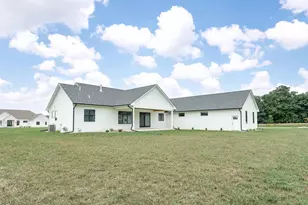 5143 N Brownwood Dr, Janesville, WI 53545 - Photo 3