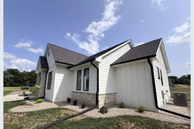 5143 N Brownwood Drive, Janesville, WI 53545 - Photo 9