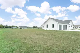 5143 N Brownwood Dr, Janesville, WI 53545 - Photo 5