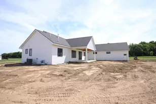 5143 N Brownwood Dr, Janesville, WI 53545 - Photo 3