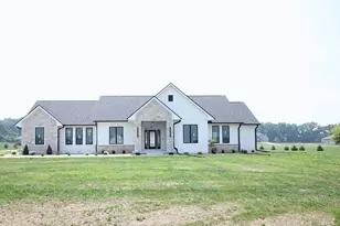 5143 N Brownwood Dr, Janesville, WI 53545 - Photo 3
