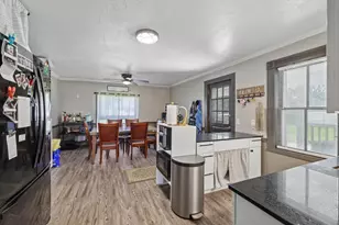 1027 Farnham St, Columbus, WI 53925 - Photo 13