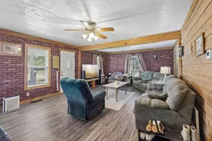 1027 Farnham St, Columbus, WI 53925 - Photo 9