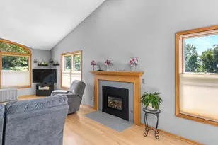 W14222 Selwood Dr, Prairie Du Sac, WI 53578 - Photo 9