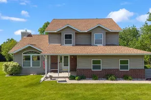 W14222 Selwood Dr, Prairie Du Sac, WI 53578 - Photo 3