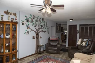 125 Keyes St, Lake Mills, WI 53551 - Photo 9