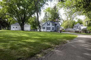 125 Keyes St, Lake Mills, WI 53551 - Photo 3