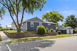 432 W Marion St, Portage, WI 53901 - Photo 3
