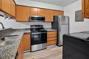806 Whispering Pines Way, Fitchburg, WI 53713 - Photo 13