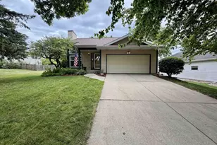 2809 Maple View Dr, Madison, WI 53719 - Photo 1