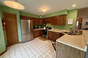 2809 Maple View Dr, Madison, WI 53719 - Photo 11
