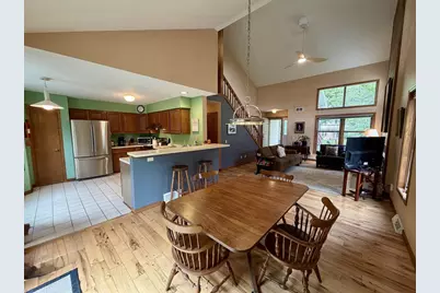 2809 Maple View Drive, Madison, WI 53719 - Photo 9