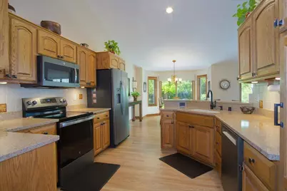2308 Dynes Way, Sun Prairie, WI 53590 - Photo 5