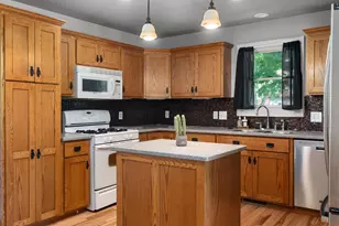 114 State St, Mazomanie, WI 53560 - Photo 11