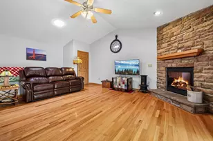 323 Lauren Ln, Watertown, WI 53094 - Photo 15