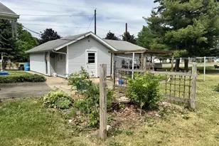 802 E 7th Ave, Brodhead, WI 53520 - Photo 3