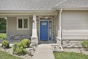 8221 Highview Dr, Madison, WI 53719 - Photo 3