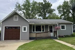 226 Winnebago Ave, Portage, WI 53901 - Photo 1